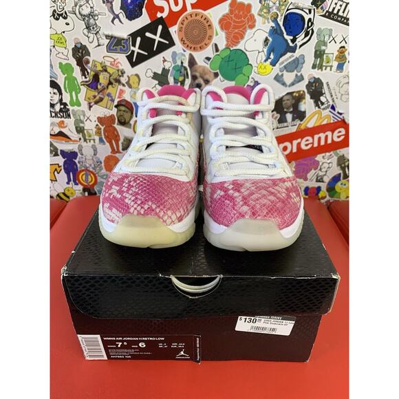 Size 7.5 - Air Jordan 11 Retro Low Pink Snakeskin W 100% Authentic 6M - Picture 2 of 5